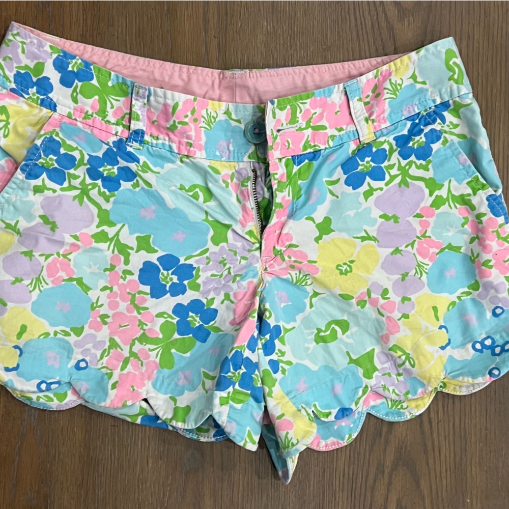 Lilly Pulitzer Scalloped Shorts Sz 4